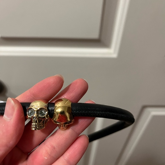 Alexander McQueen Black and Gold Skull leather Necklace / bracelet - Picture 7 of 12